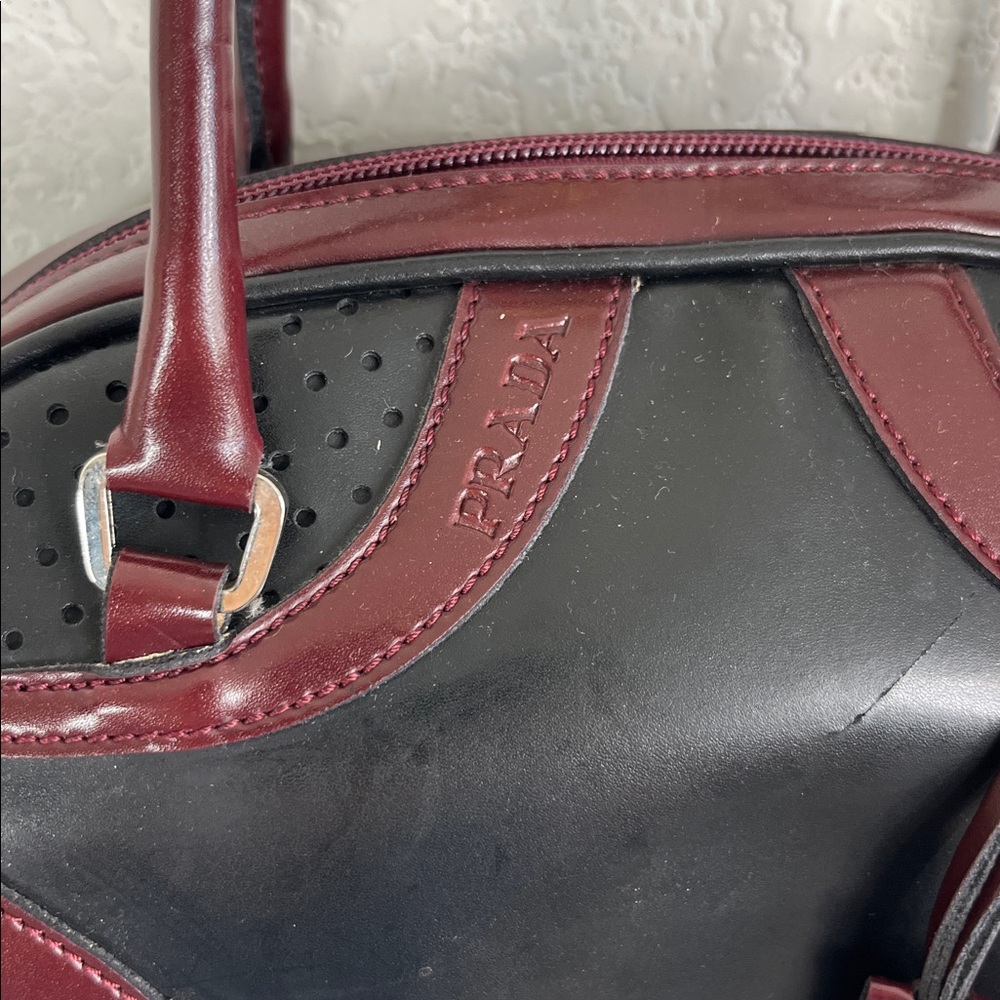 VTG Prada SS2000 RTW Bowler Black Merlor Burgundy Vitello Drive Bowling Bag Tote - Picture 2 of 13